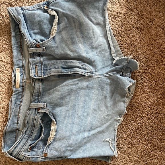 LEVIS 34 High Rise Shorts - Picture 9 of 9